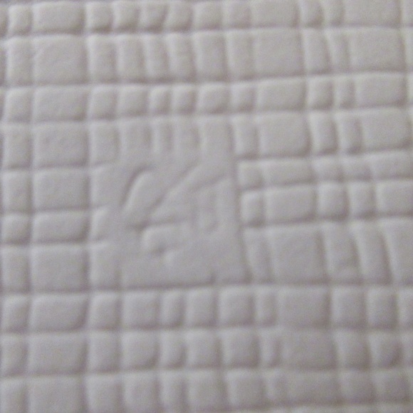 Vintage pair leaf shaped plates - Picture 9 of 9